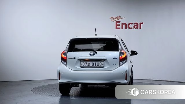 Toyota Prius C id 4285555 из Кореи 27