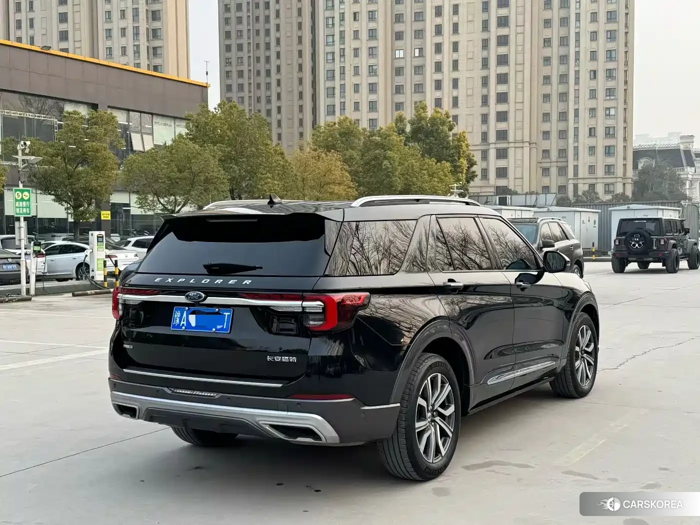 Ford Explorer 2024 Черный из Китая, фото 4