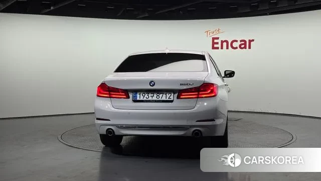 BMW 5 Series (G30) id 3703894 из Кореи 14