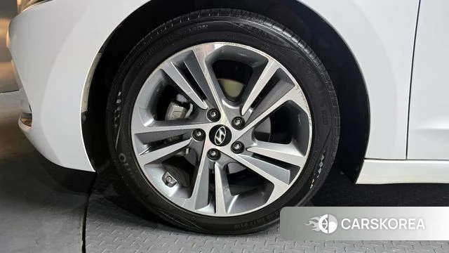 Hyundai Avante AD id 4397783 из Кореи 24