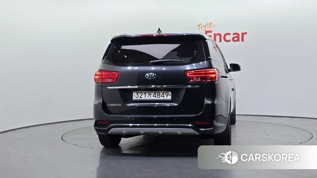 Kia The New Carnival id 4596017 из Кореи 25