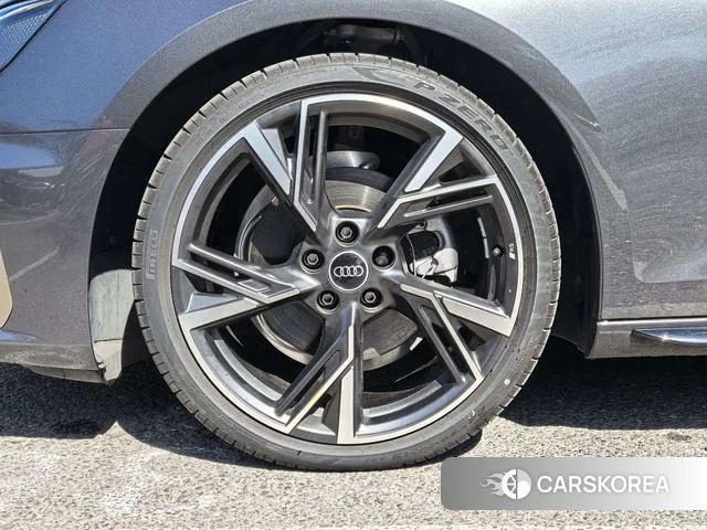Audi A4L id 4307414 из Китая 10
