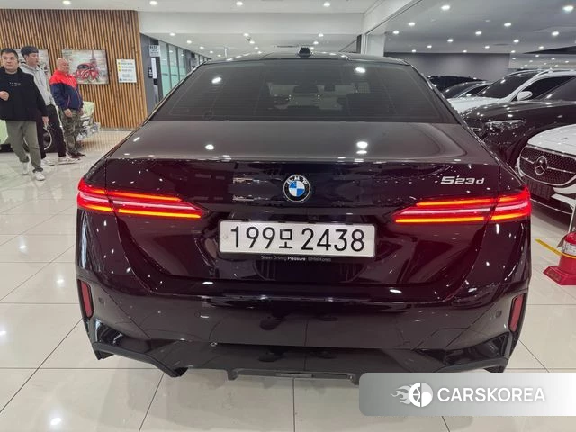 BMW 5 Series (G60) id 3909415 из Кореи 11