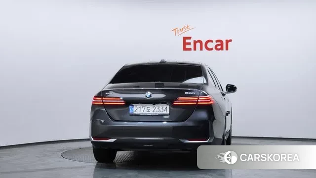 BMW 5 Series (G60) id 3721036 из Кореи 14