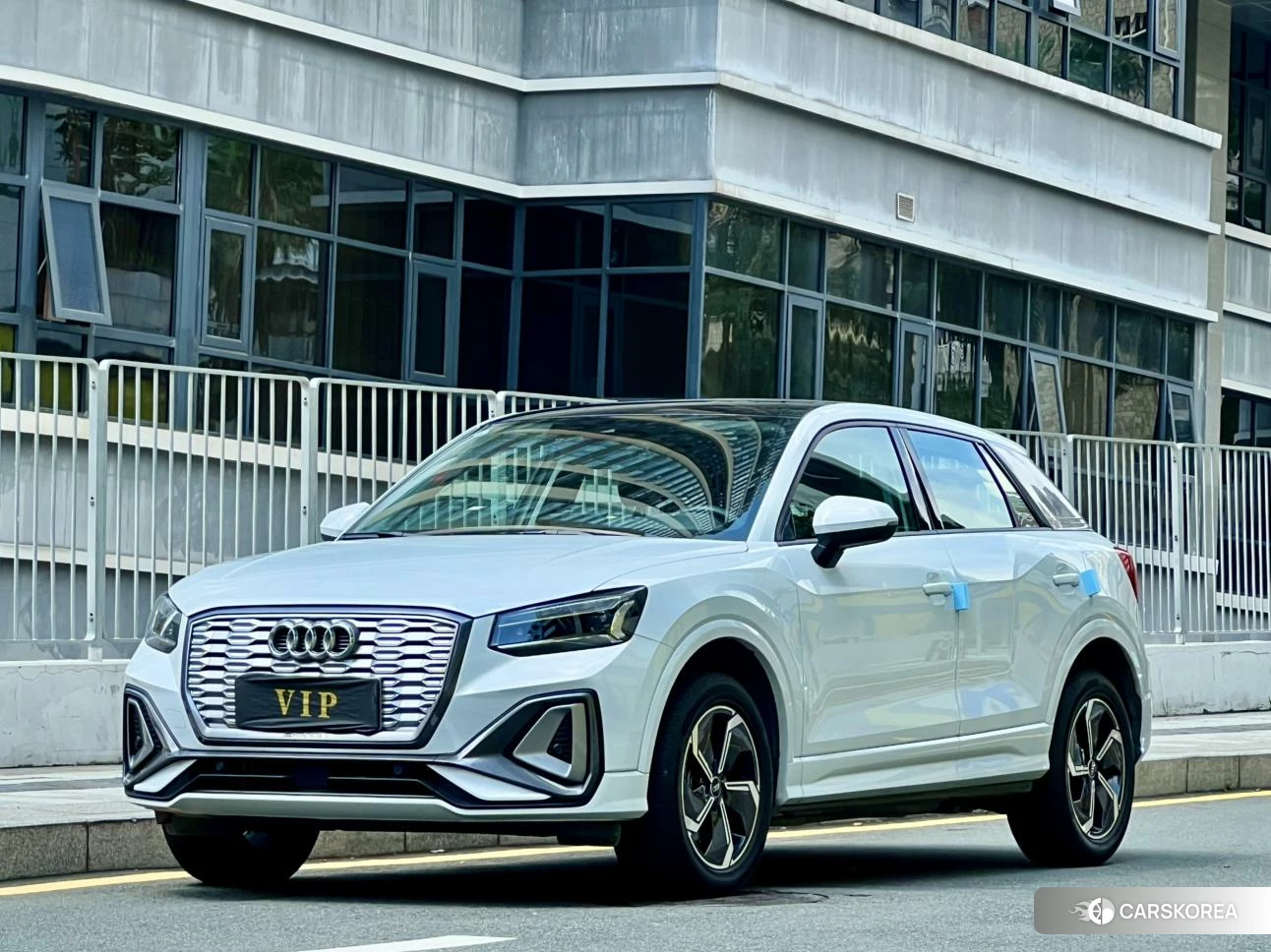 Audi Q2L e-tron 2021 Белый из Китая, фото 6