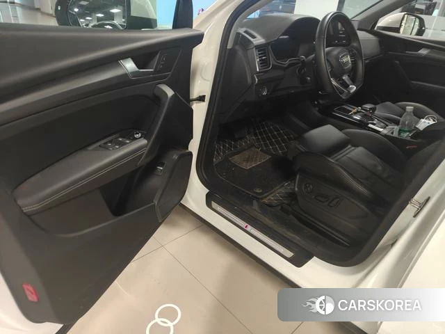 Audi Q5L 2022 Белый из Китая, фото 6