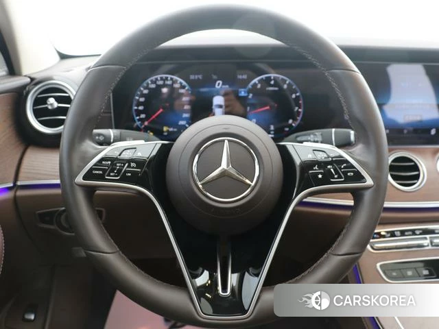 Mercedes-Benz E-class id 4263491 из Китая 10