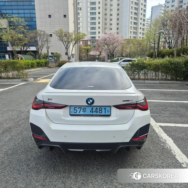 BMW i4 2022 Белый из Кореи, фото 4