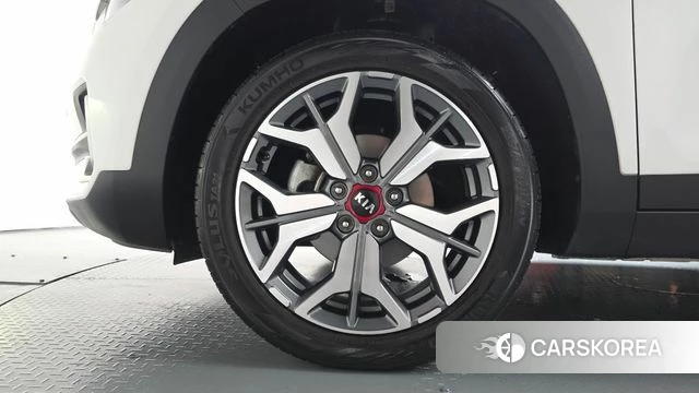 Kia Seltos id 4447008 из Кореи 31