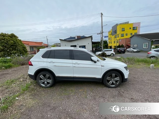 Volkswagen Tiguan second Generation 2018 Белый из Кореи, фото 4