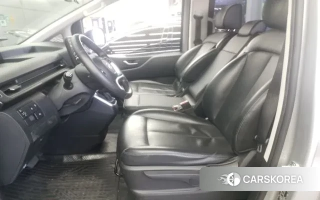 Hyundai Staria 2022 Серебристо-серый из Кореи, фото 4