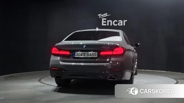 BMW 5 Series (G30) id 3708178 из Кореи 14