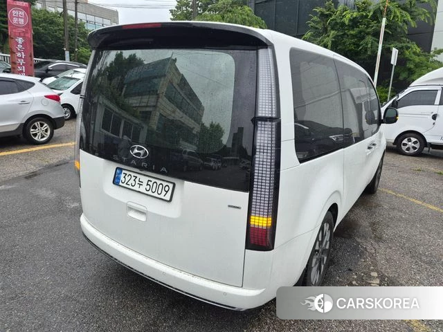 Hyundai Staria 2023 Белый из Кореи, фото 5