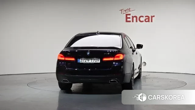 BMW 5 Series (G30) id 3289479 из Кореи 14