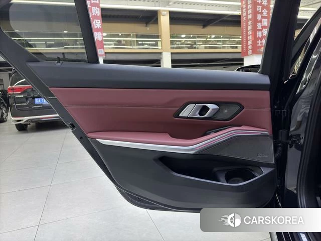 BMW 3 series id 4299573 из Китая 9