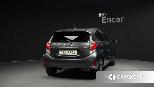 Toyota Prius C id 3449677 из Кореи 14