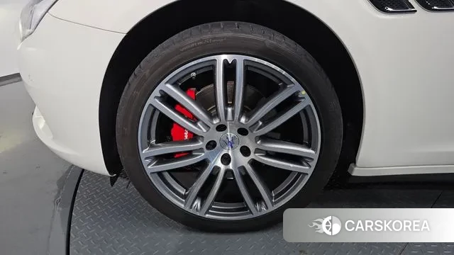 Maserati Quattroporte id 3037583 из Кореи 14