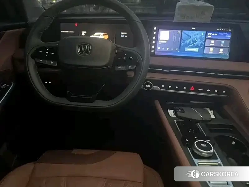 Chang'an CS75PLUS 2024 Черный из Китая, фото 4