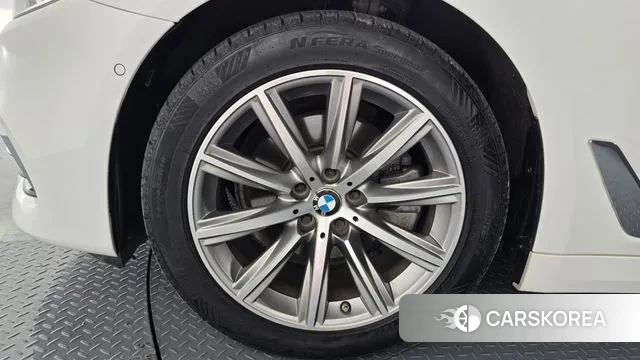 BMW 5 Series (G30) id 3469798 из Кореи 14