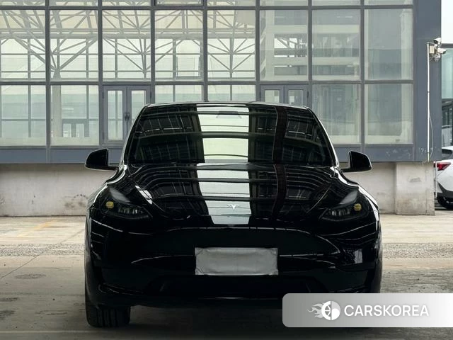 Tesla Model Y 2023 Черный из Китая, фото 4