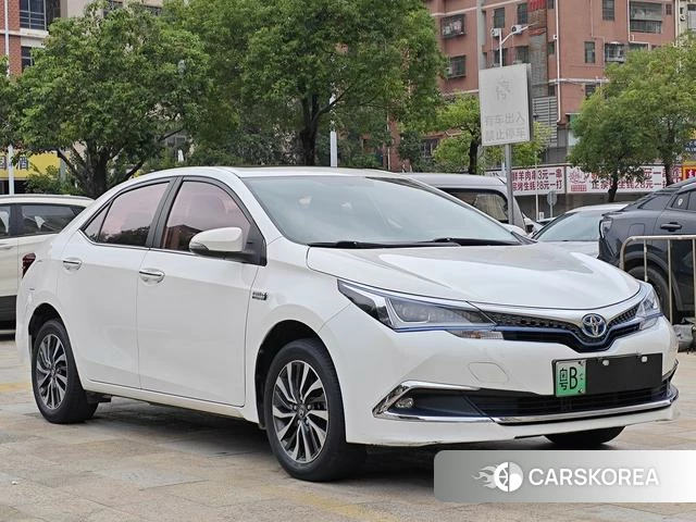 Toyota Corolla dual engine E+ 2022 Белый из Китая, фото 5