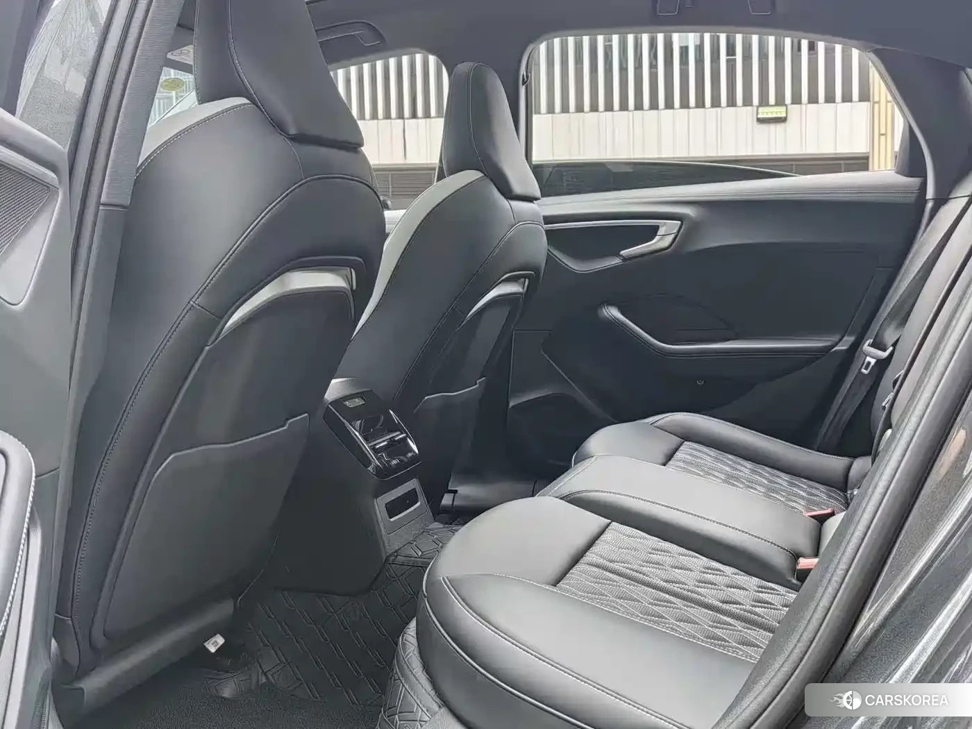 Audi A5L id 4629665 из Китая 8