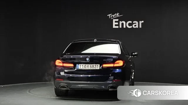 BMW 5 Series (G30) id 3349963 из Кореи 14