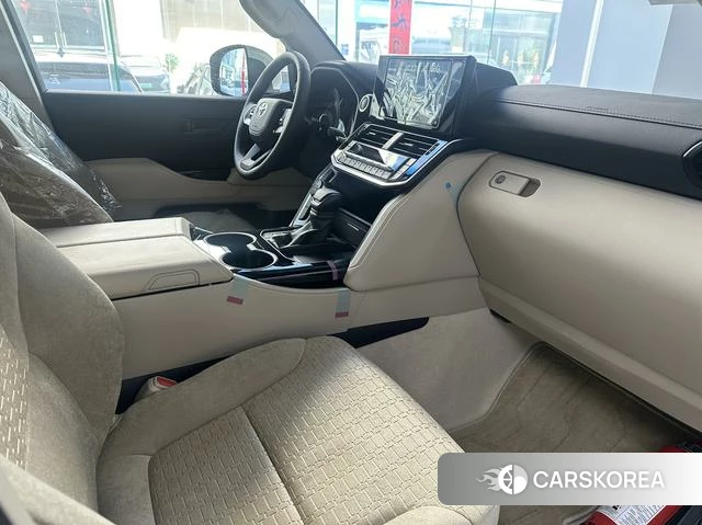 Toyota Land Cruiser (imported) 2024 Белый из Китая, фото 6