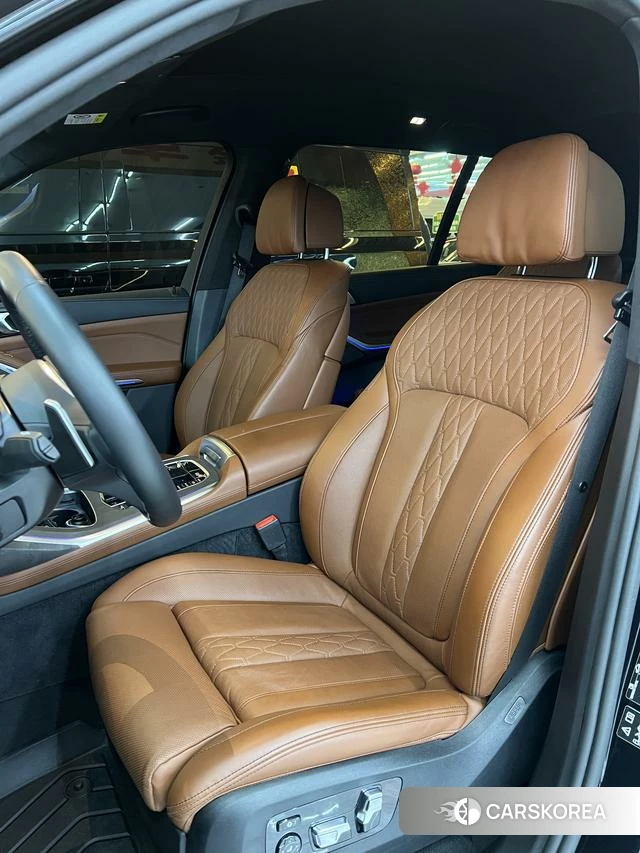 BMW X7 2024 Черный из Китая, фото 4