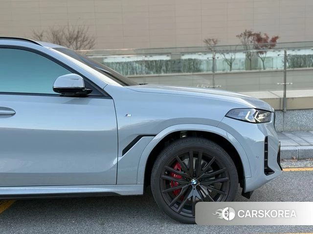 BMW X6 (G06) 2025 Небесно-голубой из Кореи, фото 4
