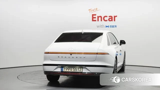 Hyundai Grandeur (GN7) id 3405649 из Кореи 14