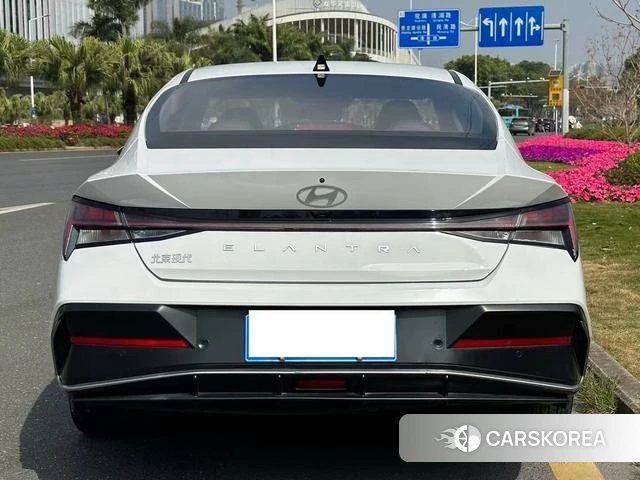 Hyundai Elantra 2024 Белый из Китая, фото 6