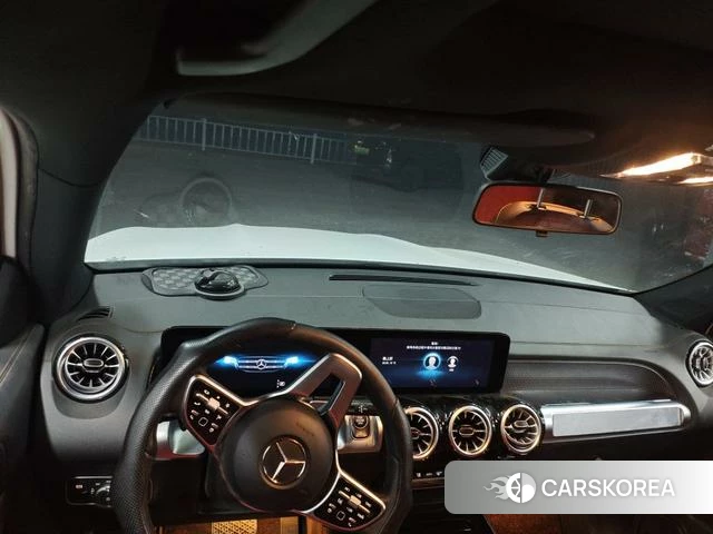 Mercedes-Benz GLB 2023 Белый из Китая, фото 4