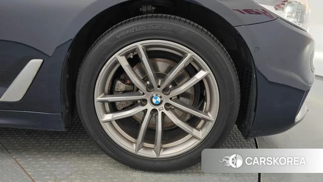 BMW 5 Series (G30) id 3845886 из Кореи 14