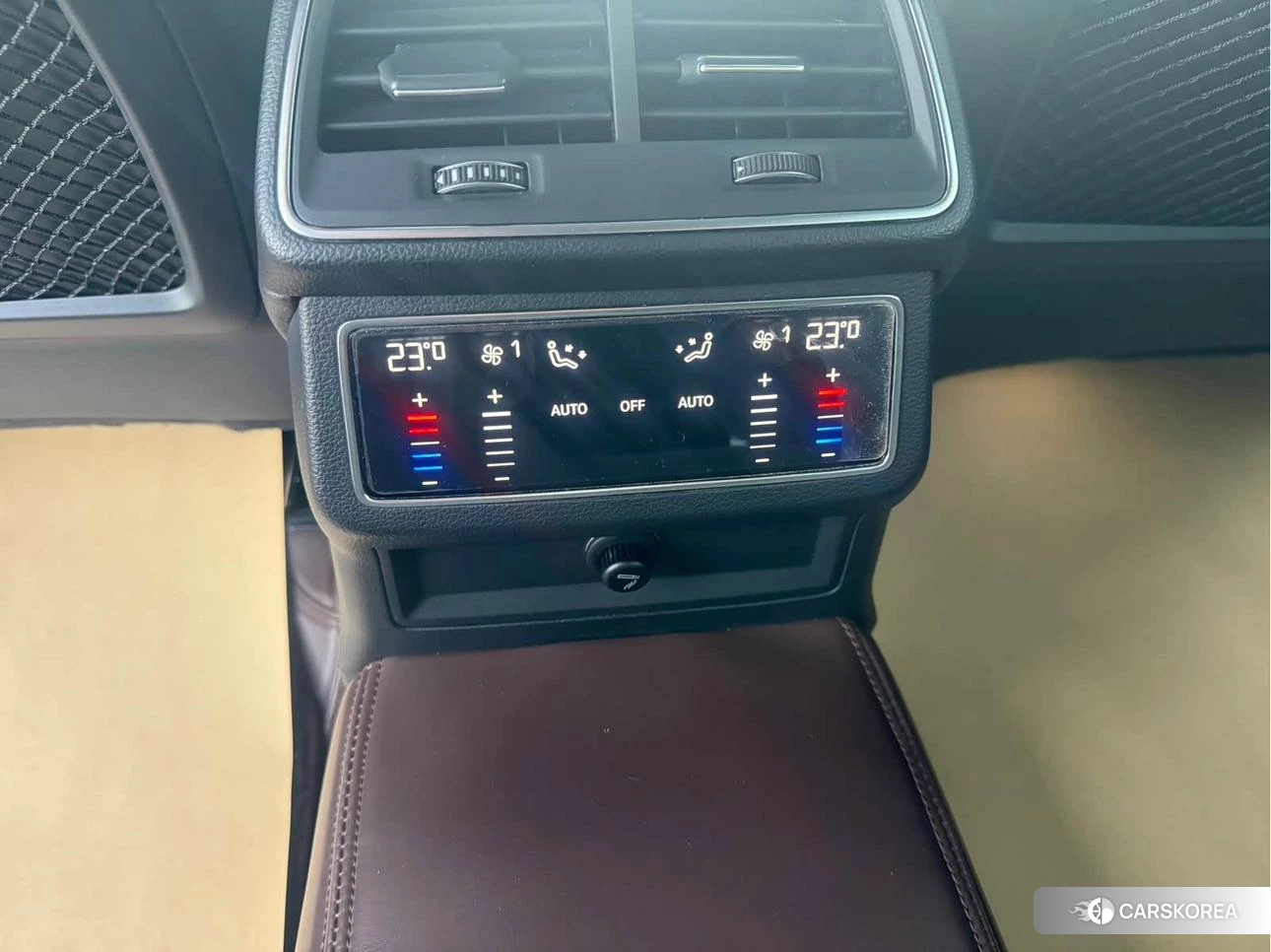 Audi A6L id 4479847 из Китая 9