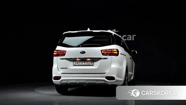 Kia The New Carnival id 4477123 из Кореи 14