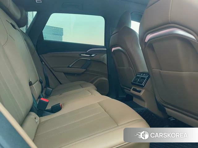 Audi Q5L 2026 Серебристо-серый из Китая, фото 4