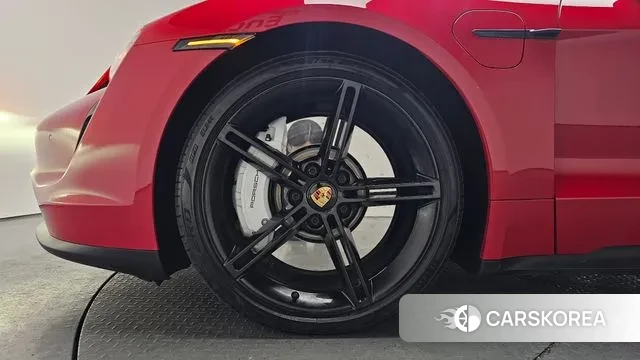 Porsche Taycan id 3676282 из Кореи 14