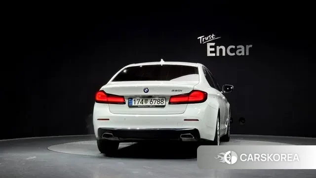 BMW 5 Series (G30) id 3697465 из Кореи 15