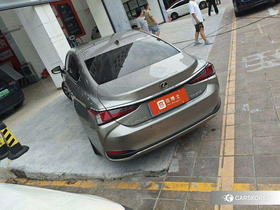 Lexus ES id 4514859 из Китая 7