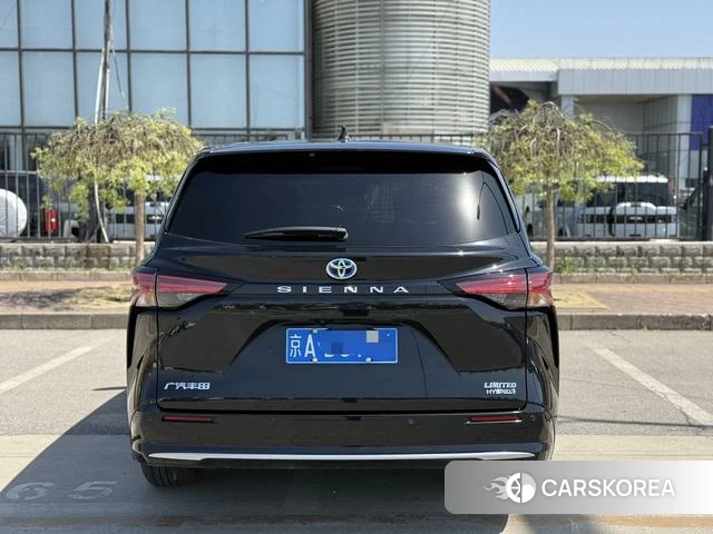 Toyota Saina 2022 Черный из Китая, фото 4