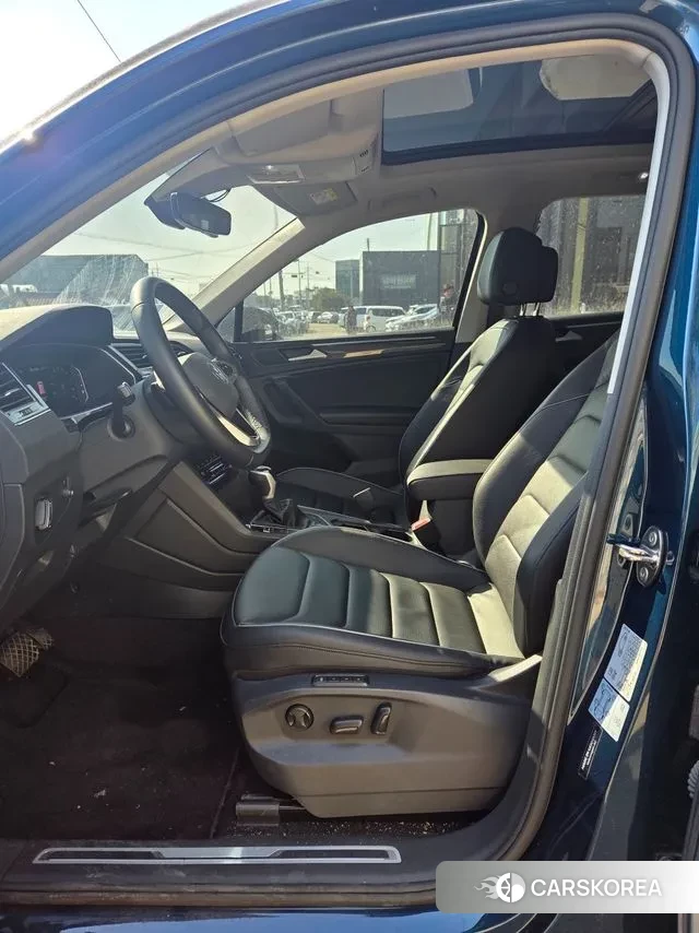 Volkswagen Tiguan second Generation 2023 Синий из Кореи, фото 4