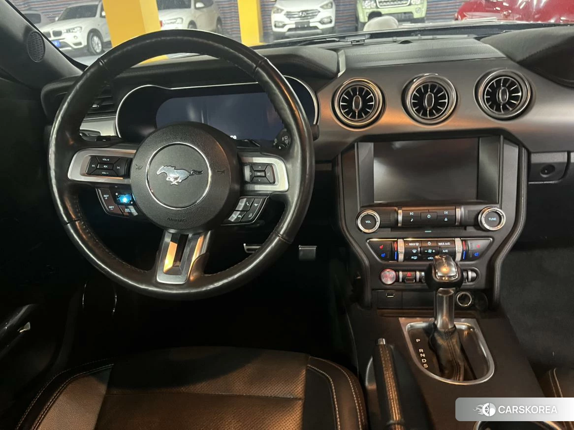 Ford Mustang 2019 Черный из Китая, фото 4