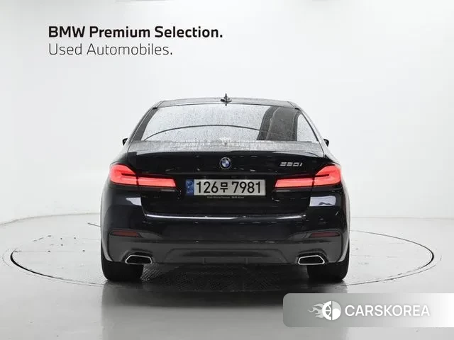 BMW 5 Series (G30) id 3023261 из Кореи 14