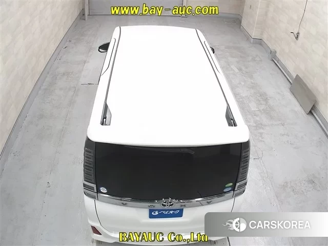 Toyota Voxy 2018 из Японии, фото 4