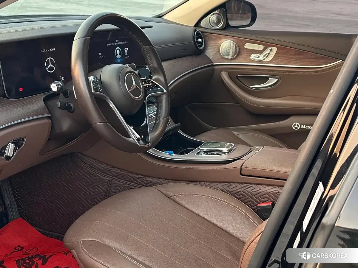 Mercedes-Benz E-Class 2023 Черный из Китая, фото 4