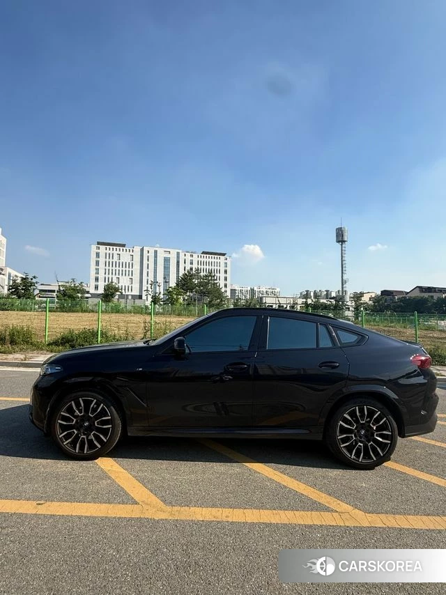 BMW X6 (G06) 2025 Черный из Кореи, фото 4