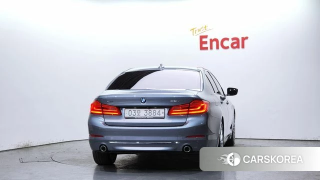 BMW 5 Series (G30) id 3808313 из Кореи 14