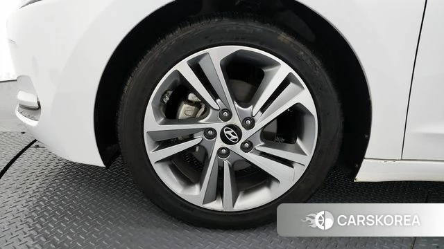 Hyundai Avante AD id 4403498 из Кореи 24