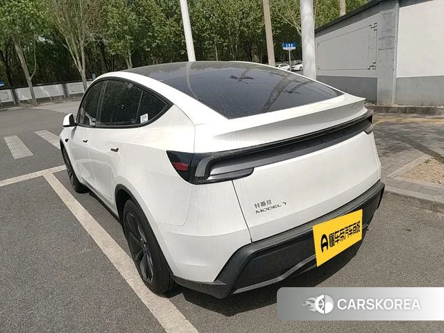 Tesla Model Y 2026 Белый из Китая, фото 4